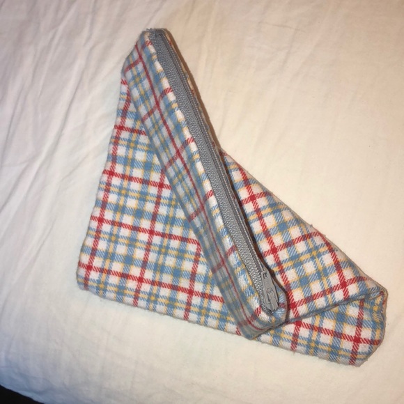 pouch - Picture 2 of 3